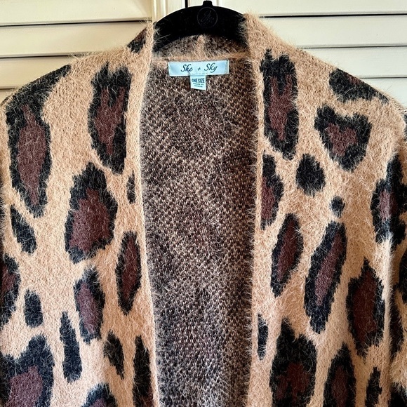 SHE+SKY, WOMENS, LONG, COZY CARDIGAN SWEATER IN BROWN LEOPARD PRINT. OS - Picture 9 of 11